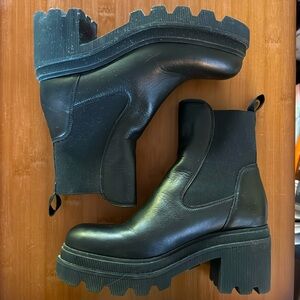 Voile Blanche | Chunky heeled platform boots 🧙‍♀️